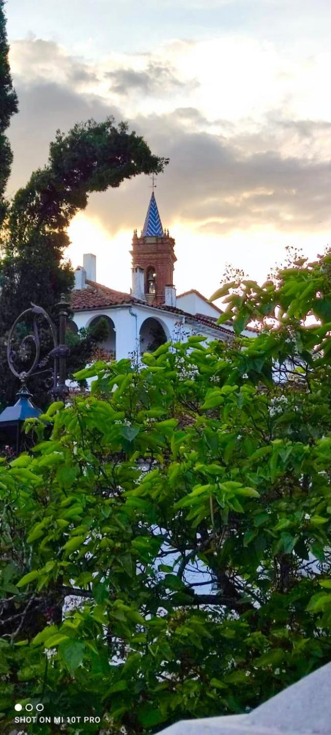 Alojamiento Rural El Castano Fuenteheridos Εξωτερικό φωτογραφία